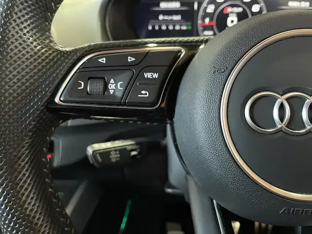 アウディ ＳＱ２ 道央・札幌 2020(令2)年 4.3万km ミトスブラックメタリック ミトスブラックメタリック/ナビゲーションパッケージ/　・MMIナビゲーション/　・TVチューナー/　・8スピーカー/　・スマートフォンインターフェイス/　・Audiconnect/アシスタンスパッケージ/　・サイドアシスト/　・アクティブレーンアシスト/　・トラフィックジャムアシスト/　・リヤクロストラフィックアシスト/　・プレセンスベーシック/　・ハイビームアシスト/パノラマサンルーフ/OP19インチAW/バーチャルコックピット/オートマチックテールゲート