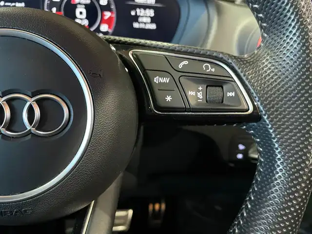 アウディ ＳＱ２ 道央・札幌 2020(令2)年 4.3万km ミトスブラックメタリック ミトスブラックメタリック/ナビゲーションパッケージ/　・MMIナビゲーション/　・TVチューナー/　・8スピーカー/　・スマートフォンインターフェイス/　・Audiconnect/アシスタンスパッケージ/　・サイドアシスト/　・アクティブレーンアシスト/　・トラフィックジャムアシスト/　・リヤクロストラフィックアシスト/　・プレセンスベーシック/　・ハイビームアシスト/パノラマサンルーフ/OP19インチAW/バーチャルコックピット/オートマチックテールゲート