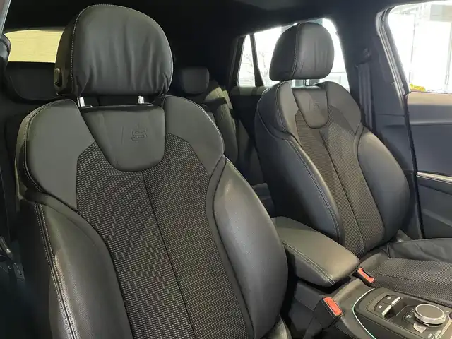 アウディ ＳＱ２ 道央・札幌 2020(令2)年 4.3万km ミトスブラックメタリック ミトスブラックメタリック/ナビゲーションパッケージ/　・MMIナビゲーション/　・TVチューナー/　・8スピーカー/　・スマートフォンインターフェイス/　・Audiconnect/アシスタンスパッケージ/　・サイドアシスト/　・アクティブレーンアシスト/　・トラフィックジャムアシスト/　・リヤクロストラフィックアシスト/　・プレセンスベーシック/　・ハイビームアシスト/パノラマサンルーフ/OP19インチAW/バーチャルコックピット/オートマチックテールゲート