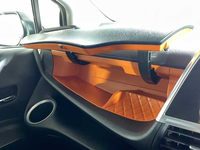 トヨタ シエンタ G クエロ 沖縄県 2018(平30)年 4.7万km ブラックマイカ 県外仕入れ/禁煙車/純正ナビ/・ＣＤ／ＤＶＤ/・Ｂｌｕｅｔｏｏｔｈ／フルセグＴＶ/モデリスタエアロ/バックカメラ/両側パワースライドドア/トヨタセーフティーセンス　/ステアリングスイッチ　/純正フロアマット