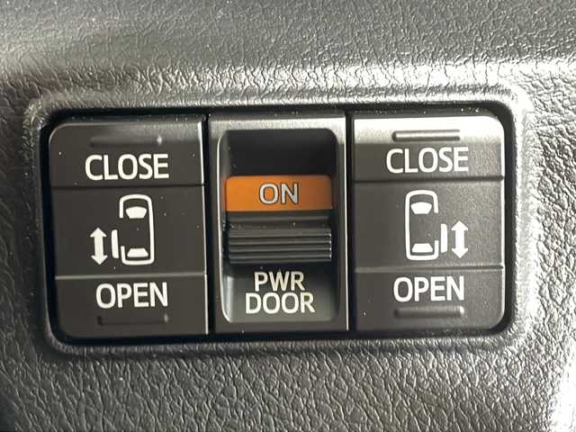 トヨタ シエンタ G クエロ 沖縄県 2018(平30)年 4.7万km ブラックマイカ 県外仕入れ/禁煙車/純正ナビ/・ＣＤ／ＤＶＤ/・Ｂｌｕｅｔｏｏｔｈ／フルセグＴＶ/モデリスタエアロ/バックカメラ/両側パワースライドドア/トヨタセーフティーセンス　/ステアリングスイッチ　/純正フロアマット