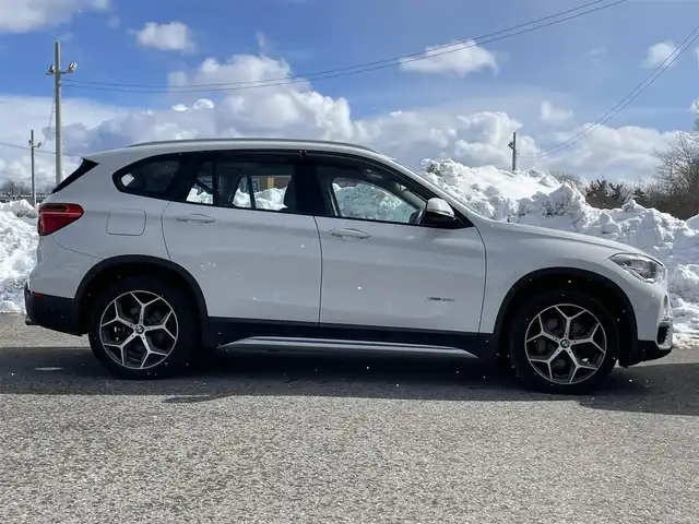 ＢＭＷ Ｘ１ 青森県 2017(平29)年 8.5万km アルピンホワイトⅢ 衝突軽減ブレーキ/LKA/Pアシスト/Bカメラ/純正HDDナビ/BT/DVD/純正18インチAW