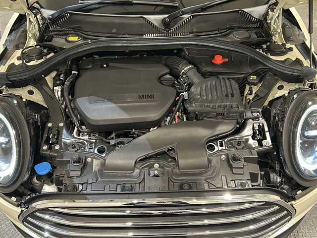 ＭＩＮＩ ＢＭＷ ミニ クラブマン クーパーD 新潟県 2022(令4)年 2.4万km ペッパー・ホワイト オプション/ドライビングアシストパッケージ/-リアビューカメラ/-パーキングアシストパッケージ/主要装備/インテリジェントセーフティ/純正HDDナビ/ETC/ドライブレコーダー/クルーズコントロール/純正17インチブラックアルミホイール/LEDヘッドライト/MTモード付きAT/ステアリングリモコン/アイドリングストップ/電動パーキングブレーキ