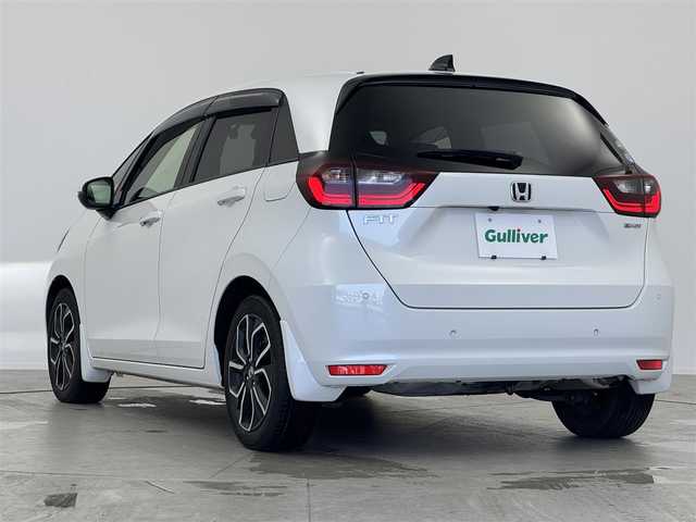 ホンダ フィット e:HEVネス 愛知県 2020(令2)年 2.2万km プラチナホワイトパール 純正ナビ/・CD/DVD/・FM/AM/・フルセグTV/・Music Rack/・SD/・USB/・Bluetooth/主要装備/・バックカメラ/・ＬＥＤヘッドライト/・前後ドライブレコーダー/・ホンダセンシング（安全運転支援）/・電動パーキング/・サイド＋カーテンエアバッグ/・１６インチ純正ＡＷ/・コーナーセンサー/・横滑り防止装置/・レーダークルコン/・ETC