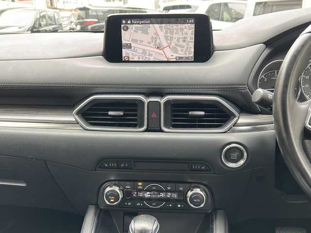マツダ ＣＸ－５ XD Lパッケージ 兵庫県 2017(平29)年 3.2万km スノーフレイクホワイトパールマイカ ワンオーナー/純正メモリナビ/Bluetooth・AM/FM・USB/バックカメラ/サイドカメラ/ドライブレコーダー/ETC/AUTO HOLD/トラクションコントロールシステム/電動リアゲート/アンチロック・ブレーキ・システム/ブラインドスポットモニター/アダプティブクルーズコントロール/衝突被害軽減システム/盗難防止装置/横滑り防止装置/前後コーナーセンサー/レーンキープアシスト/パワーシート（D＋N席）/シートヒーター（D＋N席）/エアバッグ（W＋サイド）/カーテンエアバッグ/レザーシート/純正フロアマット/純正アルミホイール/オートライト/LEDヘッドライト/バックカメラ/スマートキー/プッシュスタート/取扱説明書/保証書