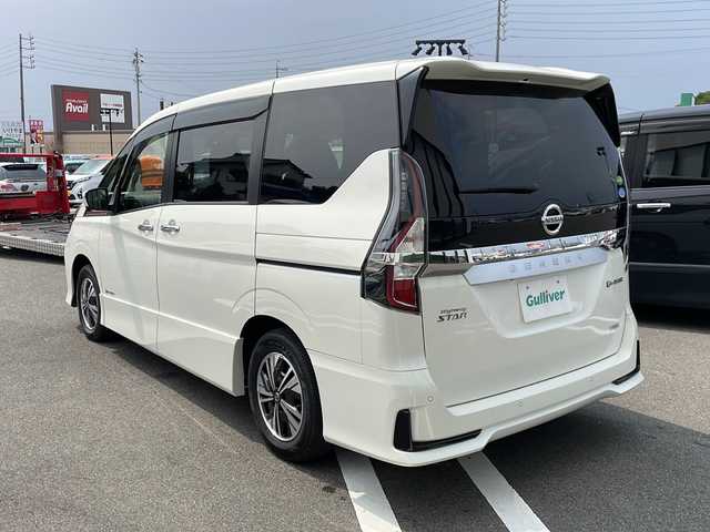 日産 セレナ e－パワー ハイウェイスター V 岐阜県 2020(令2)年 4.4万km ブリリアントホワイトパール 登録時走行距離：43246km/純正7インチSDナビ/フルセグテレビ・BT・DVD/アラウンドビューモニター/フリップダウンモニター/両側パワースライドドア/プロパイロット/追従付きクルーズコントロール/オートライト/LEDヘッドライト/フォグランプ/純正１５インチアルミホイール/取扱説明書/プッシュスタート/スマートキー