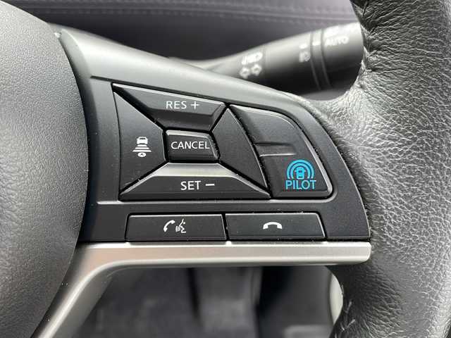 日産 セレナ e－パワー ハイウェイスター V 岐阜県 2020(令2)年 4.4万km ブリリアントホワイトパール 登録時走行距離：43246km/純正7インチSDナビ/フルセグテレビ・BT・DVD/アラウンドビューモニター/フリップダウンモニター/両側パワースライドドア/プロパイロット/追従付きクルーズコントロール/オートライト/LEDヘッドライト/フォグランプ/純正１５インチアルミホイール/取扱説明書/プッシュスタート/スマートキー