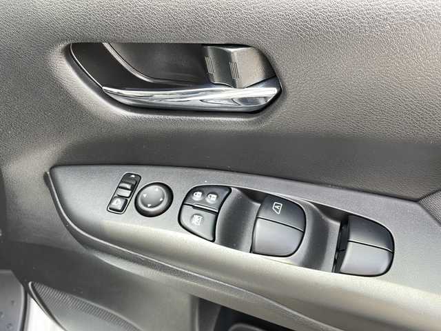 日産 セレナ e－パワー ハイウェイスター V 岐阜県 2020(令2)年 4.4万km ブリリアントホワイトパール 登録時走行距離：43246km/純正7インチSDナビ/フルセグテレビ・BT・DVD/アラウンドビューモニター/フリップダウンモニター/両側パワースライドドア/プロパイロット/追従付きクルーズコントロール/オートライト/LEDヘッドライト/フォグランプ/純正１５インチアルミホイール/取扱説明書/プッシュスタート/スマートキー