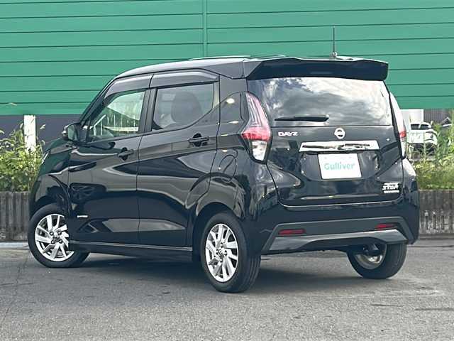 日産 デイズ ハイウェイスターX 茨城県 2022(令4)年 0.9万km ブラック 純正メーカーーナビ/AM/FM/フルセグTV/BT/バックカメラ/フロントカメラ/全方位カメラ/前後コーナーセンサー/盗難防止装置/衝突軽減システム/LEDオートライト/USBポート/アイドリングストップ/ステアリングスイッチ/スマートキー/プッシュスタート/ETC