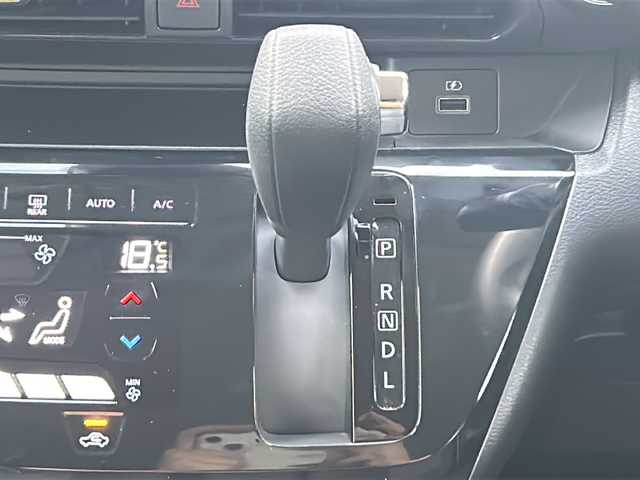 日産 デイズ ハイウェイスターX 茨城県 2022(令4)年 0.9万km ブラック 純正メーカーーナビ/AM/FM/フルセグTV/BT/バックカメラ/フロントカメラ/全方位カメラ/前後コーナーセンサー/盗難防止装置/衝突軽減システム/LEDオートライト/USBポート/アイドリングストップ/ステアリングスイッチ/スマートキー/プッシュスタート/ETC
