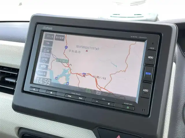ホンダ Ｎ ＢＯＸ G L ホンダセンシング 愛媛県 2019(令1)年 4.6万km クリスタルブラックパール 純正ナビ(VXM-194Ci)/・CD/Bluetooth/USB/SD/バックカメラ/ビルトインETC/パワースライドドア /●Honda SENSING（衝突軽減ブレーキ〈CMBS〉/・誤発進抑制機能/・後方誤発進抑制機能/・歩行者事故低減ステアリング/・路外逸脱抑制機能/・ACC〈アダプティブ・クルーズ・コントロール〉/・LKAS〈車線維持支援システム〉/・オートハイビーム/・先行車発進お知らせ機能/・標識認識機能/●フルLEDヘッドライト/●チップアップ&ダイブダウン機構付スライドリアシート●360° スーパーUV・IRカット パッケージ/●ロールサンシェイド（リアドア）/電動格納ミラー/・ウィンカーミラー /ECON/プッシュスタート/・スペアキー/取扱説明書