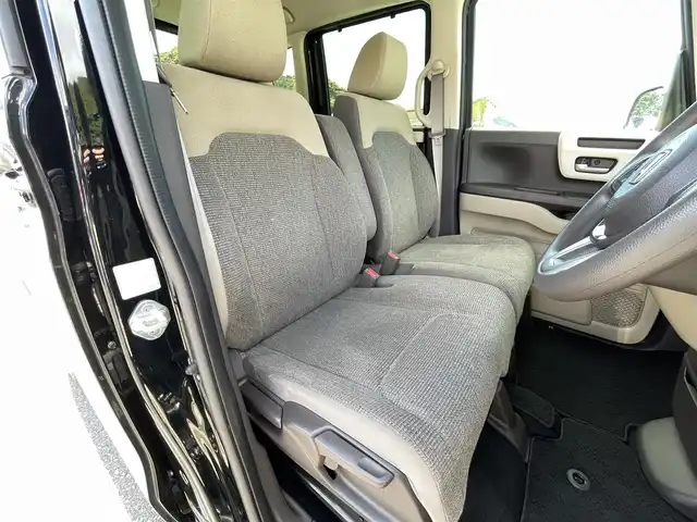 ホンダ Ｎ ＢＯＸ G L ホンダセンシング 愛媛県 2019(令1)年 4.6万km クリスタルブラックパール 純正ナビ(VXM-194Ci)/・CD/Bluetooth/USB/SD/バックカメラ/ビルトインETC/パワースライドドア /●Honda SENSING（衝突軽減ブレーキ〈CMBS〉/・誤発進抑制機能/・後方誤発進抑制機能/・歩行者事故低減ステアリング/・路外逸脱抑制機能/・ACC〈アダプティブ・クルーズ・コントロール〉/・LKAS〈車線維持支援システム〉/・オートハイビーム/・先行車発進お知らせ機能/・標識認識機能/●フルLEDヘッドライト/●チップアップ&ダイブダウン機構付スライドリアシート●360° スーパーUV・IRカット パッケージ/●ロールサンシェイド（リアドア）/電動格納ミラー/・ウィンカーミラー /ECON/プッシュスタート/・スペアキー/取扱説明書