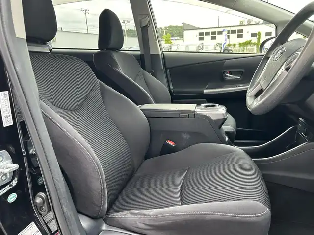 トヨタ プリウス α S 福島県 2015(平27)年 9.9万km アティチュードブラックマイカ (株)IDOMが運営する【じしゃロン福島店】の自社ローン専用車両になります。こちらは現金またはオートローンご利用時の価格です。自社ローンご希望の方は別途その旨お申付け下さい/純正ナビ/フルセグテレビ/ステアリングリモコン/ドアバイザー/ETC/コーナーセンサー/プッシュスタート/バックカメラ/運転モード切替/カーテンエアバッグ/純正ホイールカバー/社外AW積込