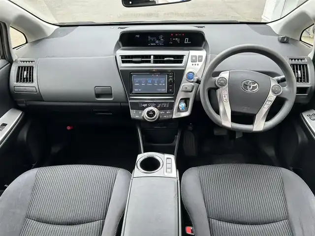 トヨタ プリウス α S 福島県 2015(平27)年 9.9万km アティチュードブラックマイカ (株)IDOMが運営する【じしゃロン福島店】の自社ローン対象車両になります。こちらは現金ご利用時の価格です。自社ローンご希望の方は別途その旨お申付け下さい。/純正ナビ/フルセグテレビ/ステアリングリモコン/ドアバイザー/ETC/コーナーセンサー/プッシュスタート/バックカメラ/運転モード切替/カーテンエアバッグ/純正ホイールカバー/社外AW積込