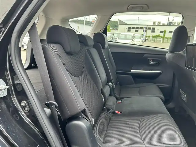 トヨタ プリウス α S 福島県 2015(平27)年 9.9万km アティチュードブラックマイカ (株)IDOMが運営する【じしゃロン福島店】の自社ローン対象車両になります。こちらは現金ご利用時の価格です。自社ローンご希望の方は別途その旨お申付け下さい。/純正ナビ/フルセグテレビ/ステアリングリモコン/ドアバイザー/ETC/コーナーセンサー/プッシュスタート/バックカメラ/運転モード切替/カーテンエアバッグ/純正ホイールカバー/社外AW積込