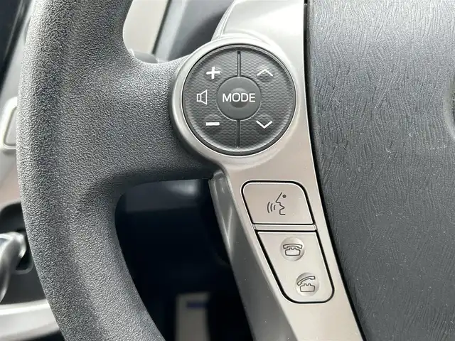 トヨタ プリウス α S 福島県 2015(平27)年 9.9万km アティチュードブラックマイカ (株)IDOMが運営する【じしゃロン福島店】の自社ローン対象車両になります。こちらは現金ご利用時の価格です。自社ローンご希望の方は別途その旨お申付け下さい。/純正ナビ/フルセグテレビ/ステアリングリモコン/ドアバイザー/ETC/コーナーセンサー/プッシュスタート/バックカメラ/運転モード切替/カーテンエアバッグ/純正ホイールカバー/社外AW積込