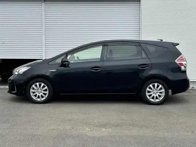 トヨタ プリウス α S 福島県 2015(平27)年 9.9万km アティチュードブラックマイカ (株)IDOMが運営する【じしゃロン福島店】の自社ローン対象車両になります。こちらは現金ご利用時の価格です。自社ローンご希望の方は別途その旨お申付け下さい。/純正ナビ/フルセグテレビ/ステアリングリモコン/ドアバイザー/ETC/コーナーセンサー/プッシュスタート/バックカメラ/運転モード切替/カーテンエアバッグ/純正ホイールカバー/社外AW積込