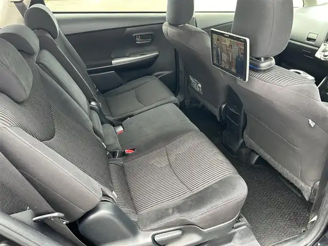 トヨタ プリウス α S 福島県 2015(平27)年 9.9万km アティチュードブラックマイカ (株)IDOMが運営する【じしゃロン福島店】の自社ローン対象車両になります。こちらは現金ご利用時の価格です。自社ローンご希望の方は別途その旨お申付け下さい。/純正ナビ/フルセグテレビ/ステアリングリモコン/ドアバイザー/ETC/コーナーセンサー/プッシュスタート/バックカメラ/運転モード切替/カーテンエアバッグ/純正ホイールカバー/社外AW積込