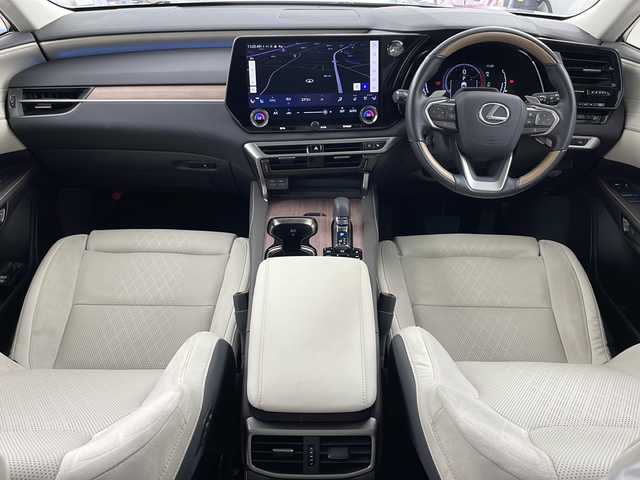 レクサス ＲＸ 450h+ バージョンL 山形県 2023(令5)年 2.5万km グレー ・４WD/・寒冷地仕様/・純正ナビ（TV＆BT＆miracast）/・全方位カメラ/・レクサスセーフティセンス/・レーダークルーズコントロール/・サンルーフ/・デジタルインナーミラー/・全席シートヒーター/・全席シートクーラー/・D席メモリシート/・ハーフレザーシート/・ステアリングスイッチ/・ステアリングヒーター/・パドルシフト/・パワーバックドア/・100V/・オートライト/・LEDヘッドライト/・スマートキー/・積込純正AW付サマータイヤ