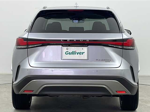 レクサス ＲＸ 450h+ バージョンL 山形県 2023(令5)年 2.5万km グレー ・４WD/・寒冷地仕様/・純正ナビ（TV＆BT＆miracast）/・全方位カメラ/・レクサスセーフティセンス/・レーダークルーズコントロール/・サンルーフ/・デジタルインナーミラー/・全席シートヒーター/・全席シートクーラー/・D席メモリシート/・ハーフレザーシート/・ステアリングスイッチ/・ステアリングヒーター/・パドルシフト/・パワーバックドア/・100V/・オートライト/・LEDヘッドライト/・スマートキー/・積込純正AW付サマータイヤ