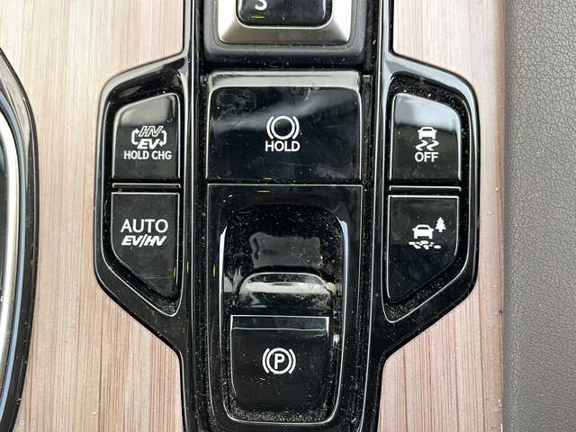 レクサス ＲＸ 450h+ バージョンL 山形県 2023(令5)年 2.5万km グレー ・４WD/・寒冷地仕様/・純正ナビ（TV＆BT＆miracast）/・全方位カメラ/・レクサスセーフティセンス/・レーダークルーズコントロール/・サンルーフ/・デジタルインナーミラー/・全席シートヒーター/・全席シートクーラー/・D席メモリシート/・ハーフレザーシート/・ステアリングスイッチ/・ステアリングヒーター/・パドルシフト/・パワーバックドア/・100V/・オートライト/・LEDヘッドライト/・スマートキー/・積込純正AW付サマータイヤ