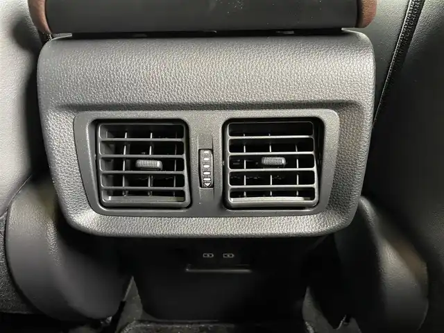 トヨタ ハリアー Z レザーパッケージ 福岡県 2023(令5)年 2万km プラチナホワイトパールマイカ モデリスタエアロ/JBLプレミアムサウンドシステム/純正ナビ（BT/フルセグ)/Bカメラ/電動リアゲート/レーダークルーズコントロール/LEDヘッドライト/オートマチックハイビーム/オートライト/レザーシート/DN席パワーシート/DN席エアシート/DN席シートヒーター/ステアリングヒーター/純正19インチAW/デジタルインナーミラー/ワイヤレス充電/オートブレーキホールド/BSM/横滑り防止装置/コーナーセンサー/レーンキープアシスト/盗難防止装置/衝突被害軽減システム/スマートキー/ETC2.0