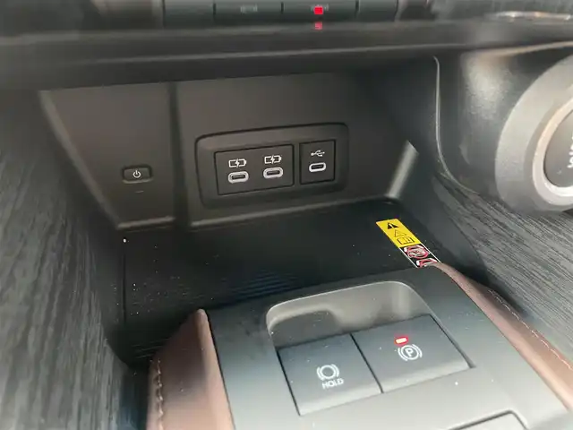 トヨタ ハリアー Z レザーパッケージ 福岡県 2023(令5)年 2万km プラチナホワイトパールマイカ モデリスタエアロ/JBLプレミアムサウンドシステム/純正ナビ（BT/フルセグ)/Bカメラ/電動リアゲート/レーダークルーズコントロール/LEDヘッドライト/オートマチックハイビーム/オートライト/レザーシート/DN席パワーシート/DN席エアシート/DN席シートヒーター/ステアリングヒーター/純正19インチAW/デジタルインナーミラー/ワイヤレス充電/オートブレーキホールド/BSM/横滑り防止装置/コーナーセンサー/レーンキープアシスト/盗難防止装置/衝突被害軽減システム/スマートキー/ETC2.0