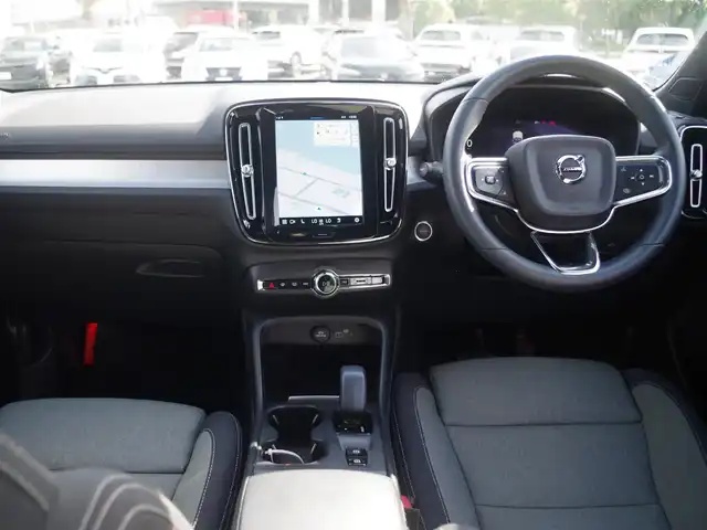 ボルボ ボルボ ＸＣ４０ プラス プロ B3 千葉県 2022(令4)年 2.9万km ライトブルー レーンキーピングエイド/純正ナビ/【Bluetooth接続】/【Apple CarPlay　Android Auto対応】/360°カメラ/ドライブレコーダー（前後撮影）/前席パワーシート/シートヒーター/革巻きステアリング/ステアリングスイッチ/ETC（2.0）/LEDヘッドライト/フォグライト/ウインカーミラー/コーナーセンサー/純正18インチアルミホイル/サイド/カーテンエアバッグ/クライメートパッケージ/スマートキー