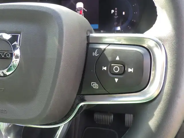 ボルボ ボルボ ＸＣ４０ プラス プロ B3 千葉県 2022(令4)年 2.9万km ライトブルー レーンキーピングエイド/純正ナビ/【Bluetooth接続】/【Apple CarPlay　Android Auto対応】/360°カメラ/ドライブレコーダー（前後撮影）/前席パワーシート/シートヒーター/革巻きステアリング/ステアリングスイッチ/ETC（2.0）/LEDヘッドライト/フォグライト/ウインカーミラー/コーナーセンサー/純正18インチアルミホイル/サイド/カーテンエアバッグ/クライメートパッケージ/スマートキー