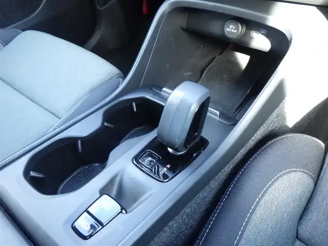 ボルボ ボルボ ＸＣ４０ プラス プロ B3 千葉県 2022(令4)年 2.9万km ライトブルー レーンキーピングエイド/純正ナビ/【Bluetooth接続】/【Apple CarPlay　Android Auto対応】/360°カメラ/ドライブレコーダー（前後撮影）/前席パワーシート/シートヒーター/革巻きステアリング/ステアリングスイッチ/ETC（2.0）/LEDヘッドライト/フォグライト/ウインカーミラー/コーナーセンサー/純正18インチアルミホイル/サイド/カーテンエアバッグ/クライメートパッケージ/スマートキー
