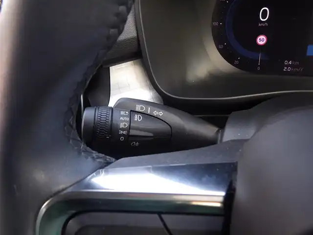 ボルボ ボルボ ＸＣ４０ プラス プロ B3 千葉県 2022(令4)年 2.9万km ライトブルー レーンキーピングエイド/純正ナビ/【Bluetooth接続】/【Apple CarPlay　Android Auto対応】/360°カメラ/ドライブレコーダー（前後撮影）/前席パワーシート/シートヒーター/革巻きステアリング/ステアリングスイッチ/ETC（2.0）/LEDヘッドライト/フォグライト/ウインカーミラー/コーナーセンサー/純正18インチアルミホイル/サイド/カーテンエアバッグ/クライメートパッケージ/スマートキー