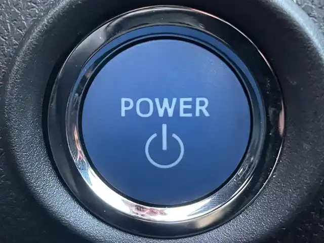トヨタ Ｃ－ＨＲ G 滋賀県 2022(令4)年 4.8万km ブラックマイカ 純正ディスプレイナビ/（AM/FM/DVD/USB/Miracast/Bluetooth）/BSM/ビルトインETC/バックカメラ/前後ドライブレコーダー/クルーズコントロール/プリクラッシュブレーキ/横滑り防止装置/標識検知機能/レーンキープアシスト/電子パーキングブレーキ/ブレーキホールド/シートヒーター/テレビキャンセラー/ハンズフリーフォン/ハーフレザーシート/革巻きステアリング/ステアリングスイッチ/電動格納ミラー/オートライト/オートマチックハイビーム/LEDヘッドライト/フロントフォグ/EVモード/プッシュスタート/スマートキー/純正ドアバイザー/純正フロアマット/パワーウインドウ/パワーステアリング