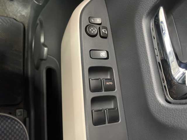 スズキ ハスラー F リミテッド Ⅱ 道央・札幌 2018(平30)年 4.6万km ブルーイッシュブラックパール/シルバー2トーン ・４ＷＤ　/・デュアルカメラブレーキサポート/・衝突被害軽減ブレーキ/・社外ナビ/・BT/CD/DVD/USB/SD/フルセグTV）/・全方位カメラ　/・前席シートヒーター　/・オートライト/HIDライト/・プッシュスタート/スマートキー　/・ダウンヒルアシスト　/・アイドリングストップ　/・積込スタッドレスタイヤ社外ＡＷ付