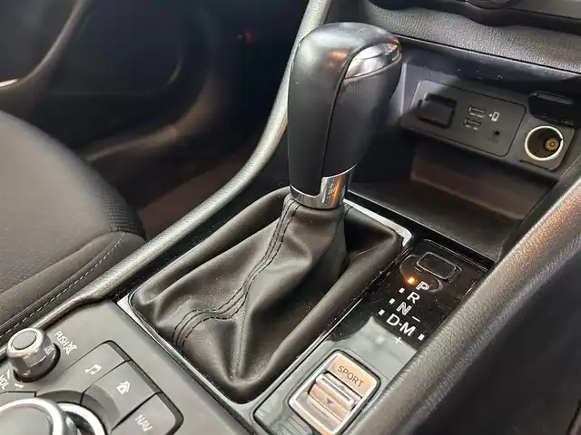 マツダ ＣＸ－３ 15S ツーリング 佐賀県 2020(令2)年 2.4万km ジェットブラックマイカ 純正ナビ/Bluetooth/AM/FM/バックカメラ/ETC/ドライブレコーダー/衝突被害軽減システム/AT誤発進抑制制御/ブラインドスポットモニター/パーキングセンサー/車線逸脱警報システム/LEDヘッドランプ/オートライト/ハイビームコントロール/純正１６インチアルミホイール/オートエアコン/アドバンストキーレスエントリーシステム/保証書/取扱説明書/スペアキー１本