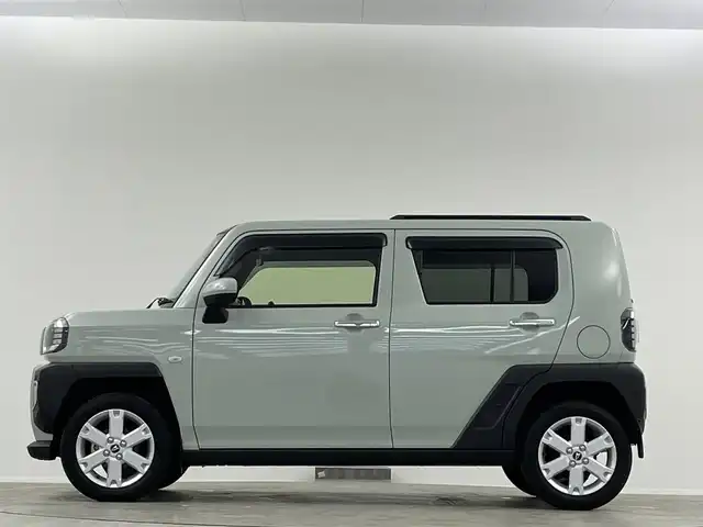 ダイハツ タフト G クロムベンチャー 埼玉県 2023(令5)年 1.9万km セラミックグリーンM ガラスルーフ　ナビ　Ｂカメラ　温シート　ＥＴＣ　Ｂｌｕｅｔｏｏｔｈ　コーナーセンサー　オートハイビーム　衝突軽減システム　電子パーキング　カーテンエアバッグ　禁煙車　ドライブレコーダー　ＵＳＢ