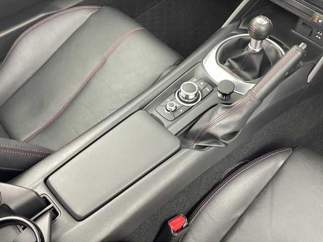 マツダ ロードスター S レザーパッケージ 愛知県 2016(平28)年 1.7万km ソウルレッドプレミアムメタリック /純正ナビ　//ＣＤ　ＤＶＤ　ＢＴ　フルセグＴＶ　AUX　AM FM//ＢＯＳＥサウンドシステム　//ＵＳＢ　//レザーシート//運転席シートヒーター　//助手席シートヒーター//ＥＴＣ　//ＬＥＤヘッドライト　//オートライト　//オートハイビーム//オートワイパー//ブラインドスポットモニター//車線逸脱警報システム//スペアキー//純正フロアマット//取扱説明書