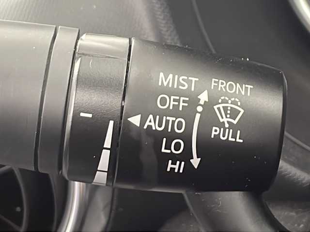 マツダ ロードスター S レザーパッケージ 愛知県 2016(平28)年 1.7万km ソウルレッドプレミアムメタリック /純正ナビ　//ＣＤ　ＤＶＤ　ＢＴ　フルセグＴＶ　AUX　AM FM//ＢＯＳＥサウンドシステム　//ＵＳＢ　//レザーシート//運転席シートヒーター　//助手席シートヒーター//ＥＴＣ　//ＬＥＤヘッドライト　//オートライト　//オートハイビーム//オートワイパー//ブラインドスポットモニター//車線逸脱警報システム//スペアキー//純正フロアマット//取扱説明書