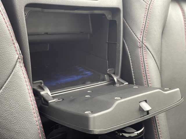 マツダ ロードスター S レザーパッケージ 愛知県 2016(平28)年 1.7万km ソウルレッドプレミアムメタリック /純正ナビ　//ＣＤ　ＤＶＤ　ＢＴ　フルセグＴＶ　AUX　AM FM//ＢＯＳＥサウンドシステム　//ＵＳＢ　//レザーシート//運転席シートヒーター　//助手席シートヒーター//ＥＴＣ　//ＬＥＤヘッドライト　//オートライト　//オートハイビーム//オートワイパー//ブラインドスポットモニター//車線逸脱警報システム//スペアキー//純正フロアマット//取扱説明書