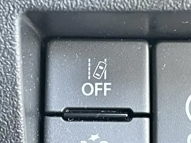 スズキ ジムニー XL 東京都 2023(令5)年 2.5万km シフォンアイボリーM ９インチナビ　/フルセグＴＶ　/Ｂｌｕｅｔｏｏｔｈ　/バックカメラ　/ＣＤ　/ＤＶＤ　/ラバーマット　/ドライブレコーダー　/ＥＴＣ　/ステアリングスイッチ　/純正アルミホイール　/ＡＢＳ　/横滑り防止装置　/レーンアシスト