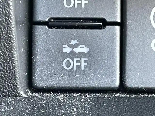 スズキ ジムニー XL 東京都 2023(令5)年 2.5万km シフォンアイボリーM ９インチナビ　/フルセグＴＶ　/Ｂｌｕｅｔｏｏｔｈ　/バックカメラ　/ＣＤ　/ＤＶＤ　/ラバーマット　/ドライブレコーダー　/ＥＴＣ　/ステアリングスイッチ　/純正アルミホイール　/ＡＢＳ　/横滑り防止装置　/レーンアシスト