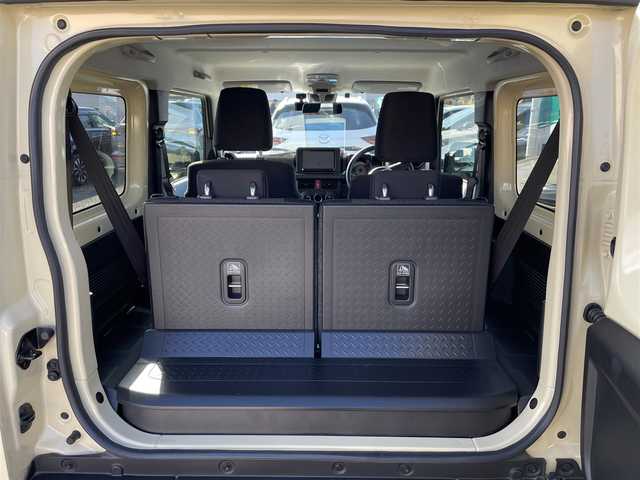 スズキ ジムニー XL 東京都 2023(令5)年 2.5万km シフォンアイボリーM ９インチナビ　/フルセグＴＶ　/Ｂｌｕｅｔｏｏｔｈ　/バックカメラ　/ＣＤ　/ＤＶＤ　/ラバーマット　/ドライブレコーダー　/ＥＴＣ　/ステアリングスイッチ　/純正アルミホイール　/ＡＢＳ　/横滑り防止装置　/レーンアシスト