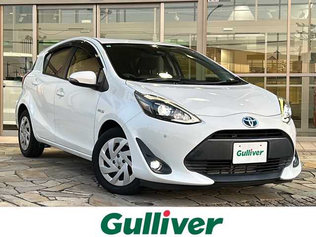 トヨタ アクア G 静岡県 2017(平29)年 8.2万km スーパーホワイトⅡ 純正SDナビ/・CD/・DVD/・フルセグＴＶ/・Bluetooth/・AM/・FM/主要装備/・衝突軽減/・横滑り防止装置/・レーンキープ/・クルコン/・コーナーセンサー前後/・バックカメラ/・ドラレコ前/・ETＣ/・LEDヘッドライト/・オートライト/・オートハイビーム/・フォグランプ/・ステリモ/・純正フロアマット