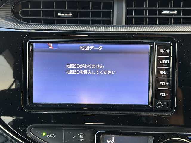 トヨタ アクア G 静岡県 2017(平29)年 8.2万km スーパーホワイトⅡ 純正SDナビ/・CD/・DVD/・フルセグＴＶ/・Bluetooth/・AM/・FM/主要装備/・衝突軽減/・横滑り防止装置/・レーンキープ/・クルコン/・コーナーセンサー前後/・バックカメラ/・ドラレコ前/・ETＣ/・LEDヘッドライト/・オートライト/・オートハイビーム/・フォグランプ/・ステリモ/・純正フロアマット