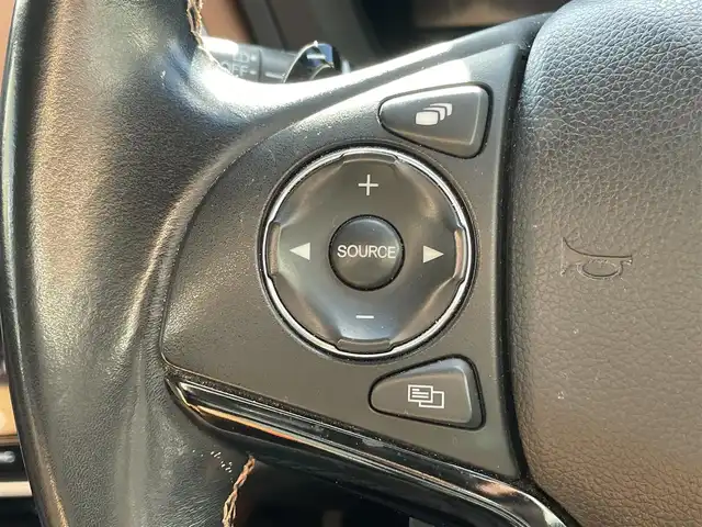 ホンダ ヴェゼル ハイブリッド Z ホンダセンシング 奈良県 2019(平31)年 4.7万km プラチナホワイトパール 純正ナビ(VXM-198VFi)/フルセグTV/BT/CD/DVD/AppleCarPlay/SD/ホンダセンシング/・レーダークルーズコントロール/・衝突軽減ブレーキ/・レーンキープアシスト/バックカメラ/ナビ連動ドライブレコーダー/ハーフレザーシート/シートヒーター/プッシュスタート/ステアリングスイッチ/革巻きステアリング/パドルシフト/オートLEDライト/フォグランプ/バニティミラー/フロアマット/ドアバイザー/スマートキー×２/取扱説明書/ETC/USB/純正17AW/ルーフレール