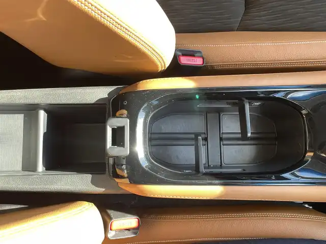 ホンダ ヴェゼル ハイブリッド Z ホンダセンシング 奈良県 2019(平31)年 4.7万km プラチナホワイトパール 純正ナビ(VXM-198VFi)/フルセグTV/BT/CD/DVD/AppleCarPlay/SD/ホンダセンシング/・レーダークルーズコントロール/・衝突軽減ブレーキ/・レーンキープアシスト/バックカメラ/ナビ連動ドライブレコーダー/ハーフレザーシート/シートヒーター/プッシュスタート/ステアリングスイッチ/革巻きステアリング/パドルシフト/オートLEDライト/フォグランプ/バニティミラー/フロアマット/ドアバイザー/スマートキー×２/取扱説明書/ETC/USB/純正17AW/ルーフレール