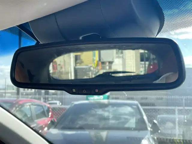 ホンダ ヴェゼル ハイブリッド Z ホンダセンシング 奈良県 2019(平31)年 4.7万km プラチナホワイトパール 純正ナビ(VXM-198VFi)/フルセグTV/BT/CD/DVD/AppleCarPlay/SD/ホンダセンシング/・レーダークルーズコントロール/・衝突軽減ブレーキ/・レーンキープアシスト/バックカメラ/ナビ連動ドライブレコーダー/ハーフレザーシート/シートヒーター/プッシュスタート/ステアリングスイッチ/革巻きステアリング/パドルシフト/オートLEDライト/フォグランプ/バニティミラー/フロアマット/ドアバイザー/スマートキー×２/取扱説明書/ETC/USB/純正17AW/ルーフレール