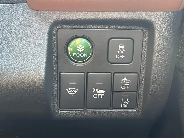 ホンダ ヴェゼル ハイブリッド Z ホンダセンシング 奈良県 2019(平31)年 4.7万km プラチナホワイトパール 純正ナビ(VXM-198VFi)/フルセグTV/BT/CD/DVD/AppleCarPlay/SD/ホンダセンシング/・レーダークルーズコントロール/・衝突軽減ブレーキ/・レーンキープアシスト/バックカメラ/ナビ連動ドライブレコーダー/ハーフレザーシート/シートヒーター/プッシュスタート/ステアリングスイッチ/革巻きステアリング/パドルシフト/オートLEDライト/フォグランプ/バニティミラー/フロアマット/ドアバイザー/スマートキー×２/取扱説明書/ETC/USB/純正17AW/ルーフレール