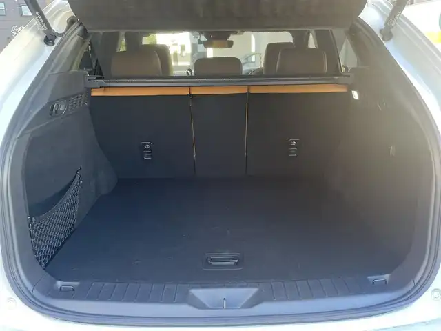 マツダ ＣＸ－６０ XD HV プレミアムスポーツ 静岡県 2023(令5)年 4.1万km ロジウムホワイトプレミアムメタリック 4WD/ワンオーナー/サンルーフ/純正ナビ/フルセグTV/BT/USB/全方位カメラ/BOSEサウンドシステム/茶ハーフレザーシート/全席シートヒーター/前席エアシート/前席パワーシート/運転席シートメモリー/前後ドライブレコーダー/AC100V電源/パワーバックドア/ステアリングヒーター/ビルトインETC/衝突軽減ブレーキ/レーンキープアシスト/ブラインドスポットモニター/クリアランスソナー/レーダークルーズコントロール/ステアリングスイッチ/LEDヘッドライト/スマートキー×2/保証書/取扱説明書/ナビ取扱説明書