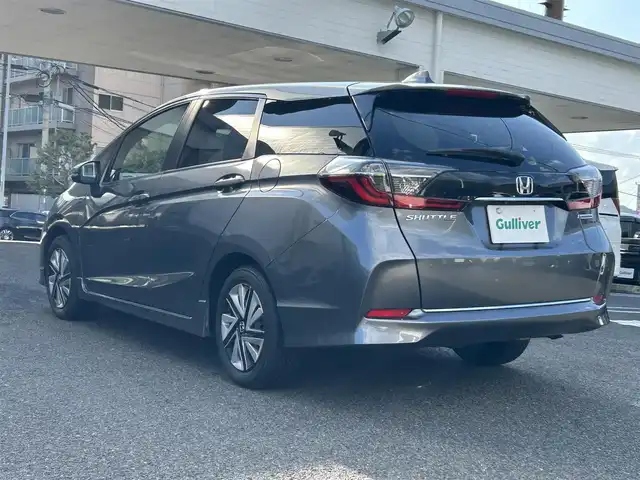 ホンダ シャトル ハイブリッド ホンダセンシング 長崎県 2020(令2)年 1.9万km シャイニンググレーM HONDAインターナビ(FM/AM/CD/USB/BTオーディオ)/バックカメラ/プッシュスタート/スマートキー/ステアリングスイッチ/レーダークルーズコントロール/ビルトインETC/ナビ連動型ドラレコ/純正フロアマット/ABS/VSA/LKAS/路外逸脱抑制システム/CMBS/ヘッドライトレベリングダイヤル/SRSエアバッグ/ISOFIX/取説/保証書