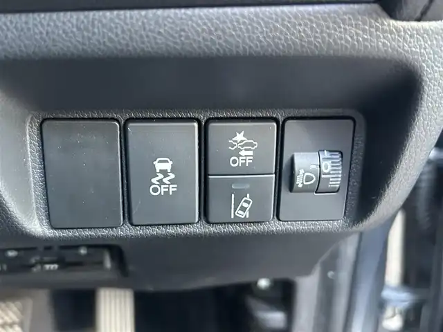 ホンダ シャトル ハイブリッド ホンダセンシング 長崎県 2020(令2)年 1.9万km シャイニンググレーM HONDAインターナビ(FM/AM/CD/USB/BTオーディオ)/バックカメラ/プッシュスタート/スマートキー/ステアリングスイッチ/レーダークルーズコントロール/ビルトインETC/ナビ連動型ドラレコ/純正フロアマット/ABS/VSA/LKAS/路外逸脱抑制システム/CMBS/ヘッドライトレベリングダイヤル/SRSエアバッグ/ISOFIX/取説/保証書